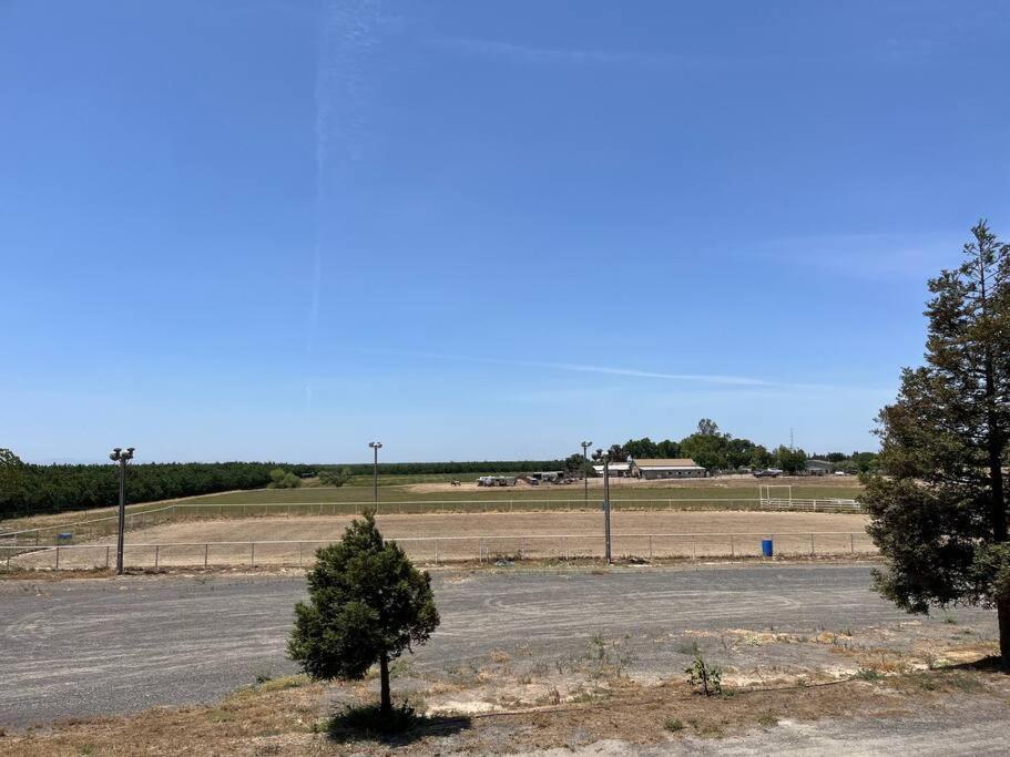 Adorable 1 Bedroom With Pool, And Horse Arena Oakdale Bagian luar foto